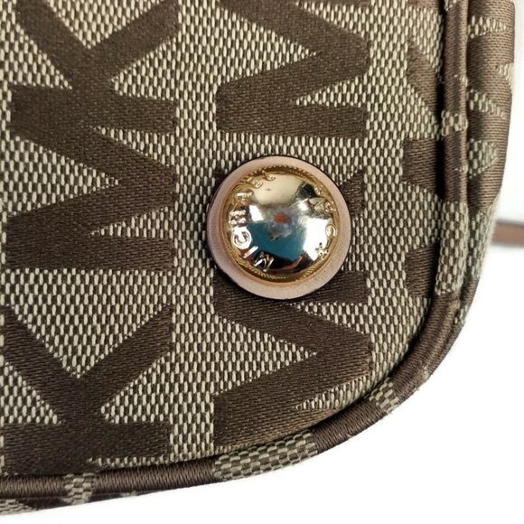 Michael Kors Jet set Signature Pocket MF Tote Brown Khaki Jacquard Leather - Picture 14 of 16